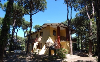 apartm�n Villa Scatole se nach�z� v 
zahrad� v bl�zkosti pl�e - Rosolina Mare, Ben�tsk� rivi�ra