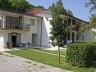 Apartmán - řadové vilky leží v klidné části Bibione, obklopené parkem s borovým porostem